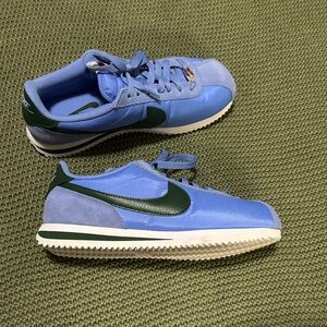 Nike Blue and Dark Green Sneakers